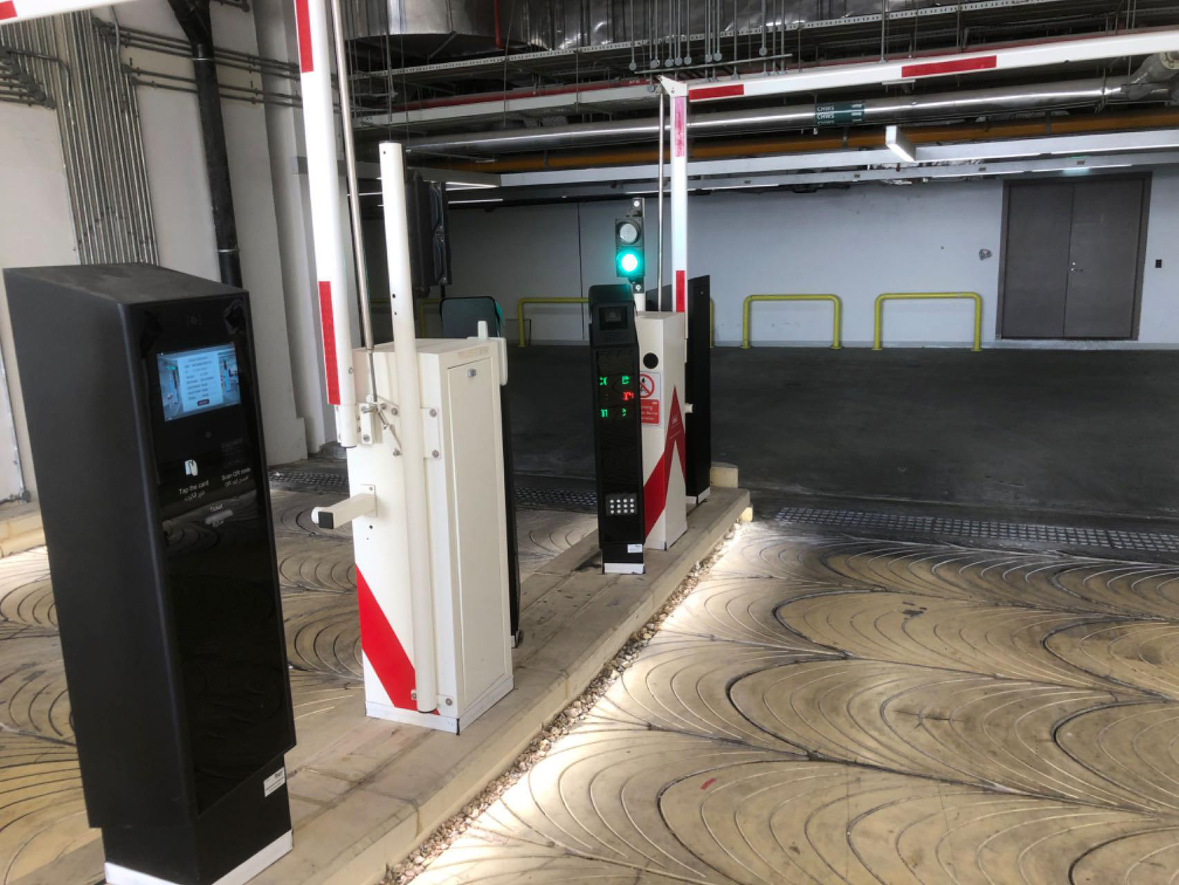 Últimos blogs da empresa sobre O sistema de gestão de estacionamento inteligente da Realpark melhora a eficiência no Hospital Al-Ahli